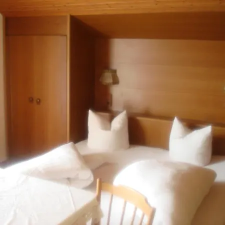 Guest house Haus Alpenblick 3*